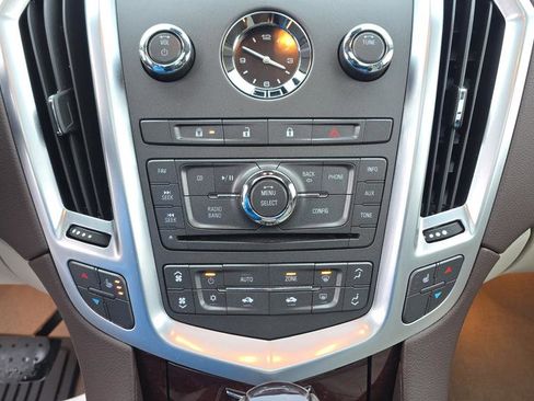 Used 2011 Cadillac SRX Luxury image 23