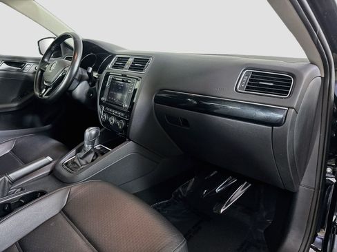 Used 2017 Volkswagen Jetta SEL FWD image 30