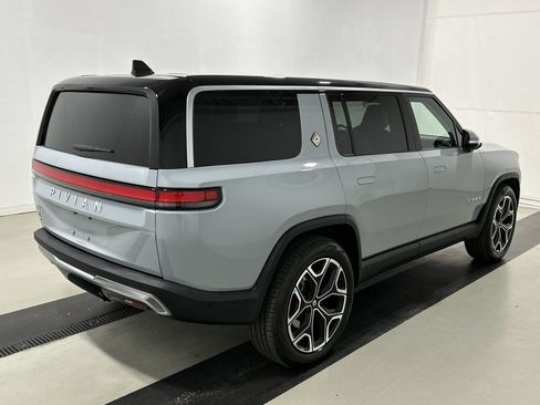 Used 2024 Rivian R1S Adventure AWD/4WD image 5