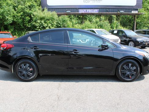 Used 2017 Kia Forte LX FWD image 6