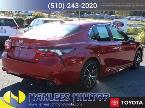 Used 2024 Toyota Camry SE image 7