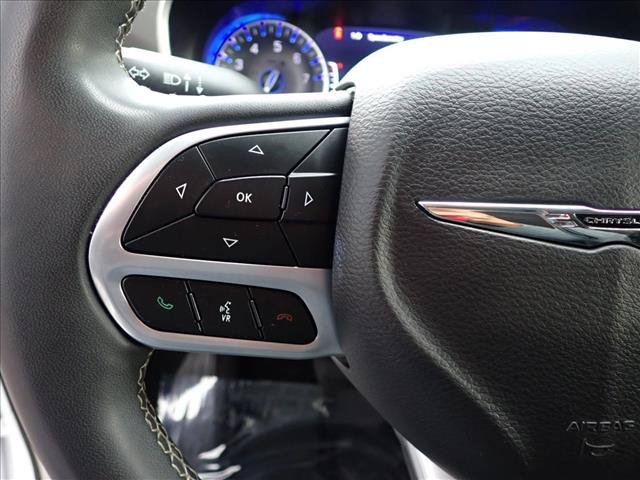 Used 2024 Chrysler Pacifica Touring-L FWD image 16