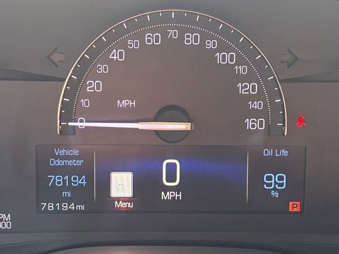Used 2017 Cadillac XT5 Luxury w/ Driver Awareness Package AWD/4WD image 19