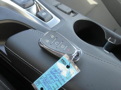 Used 2021 Chevrolet Camaro LT w/ RS Package image 28