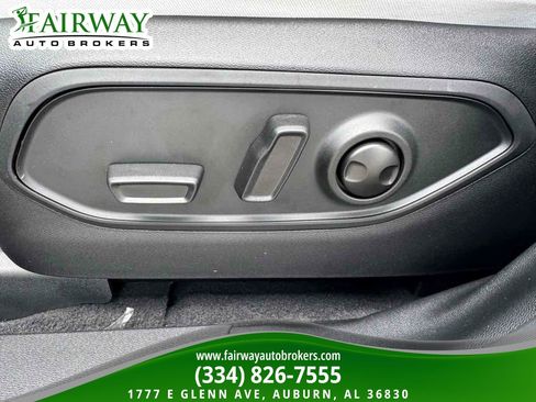 Used 2026 Jeep Cherokee Overland w/ Trailer Tow Group AWD/4WD image 16
