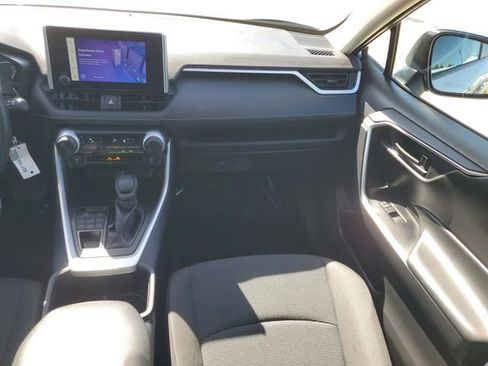 Used 2025 Toyota RAV4 LE AWD/4WD image 32