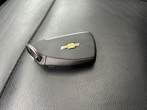 Used 2024 Chevrolet Suburban Z71 image 33