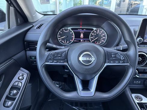 Used 2024 Nissan Sentra SV FWD image 14
