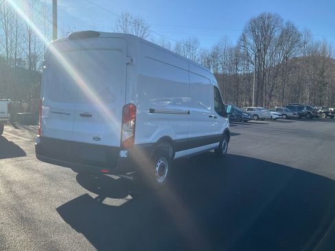 New 2026 Ford Transit 250 148 Medium Roof RWD image 5