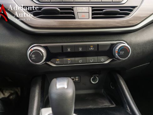 Used 2024 Nissan Altima 2.5 SV FWD image 16