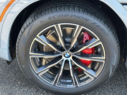 New 2026 BMW X6 xDrive40i w/ Climate Comfort Package image 7