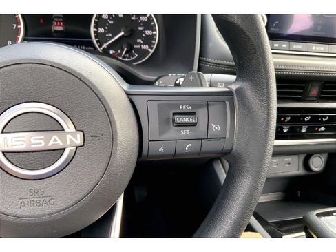 Used 2024 Nissan Rogue S AWD/4WD image 17