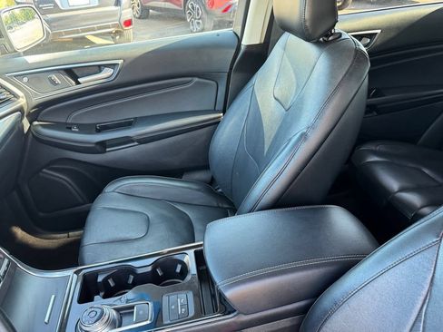 Used 2019 Ford Edge Titanium w/ Equipment Group 301A AWD/4WD image 7