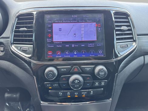 Used 2019 Jeep Grand Cherokee Altitude RWD image 21