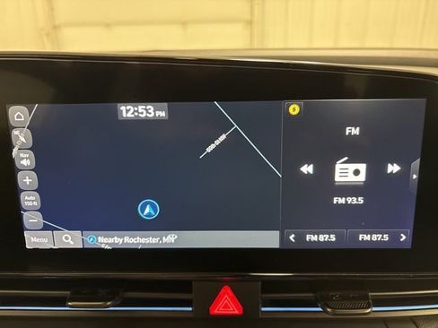 Used 2025 Hyundai Elantra SEL FWD image 15