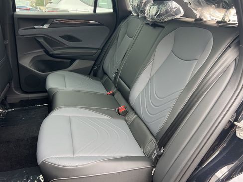 New 2026 Volkswagen Tiguan SE R-Line FWD image 25