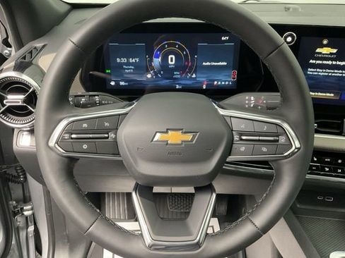 New 2026 Chevrolet Equinox LT w/ Convenience Package II FWD image 14