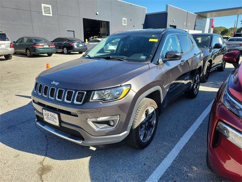 Used 2019 Jeep Compass Limited image 3