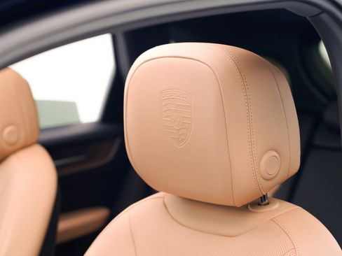 New 2026 Porsche Cayenne image 18