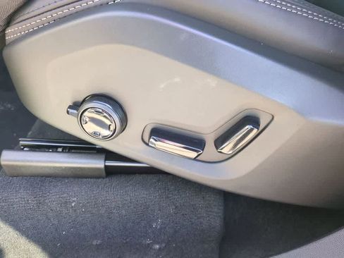 New 2026 Volvo XC90 B6 Ultra w/ Protection Package Premier AWD/4WD image 9