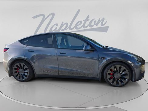 Used 2023 Tesla Model Y Performance AWD/4WD image 3