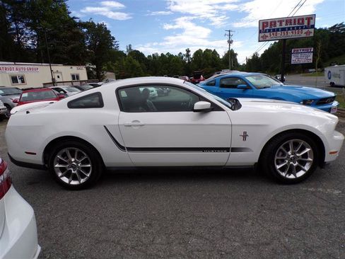 Used 2010 Ford Mustang Coupe RWD image 11