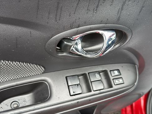 Used 2015 Nissan Versa FWD image 7