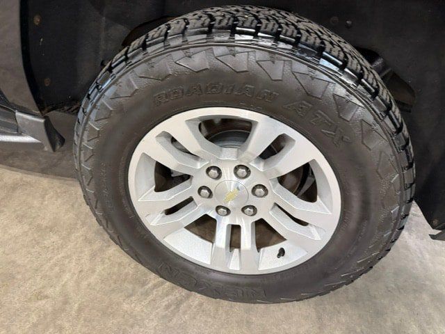 Used 2016 Chevrolet Suburban LT w/ Luxury Package AWD/4WD image 30