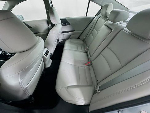 Used 2017 Honda Accord EX-L image 28