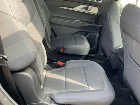 Used 2026 Ford Explorer Active AWD/4WD image 44