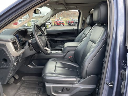 Used 2022 Ford Expedition XLT image 15