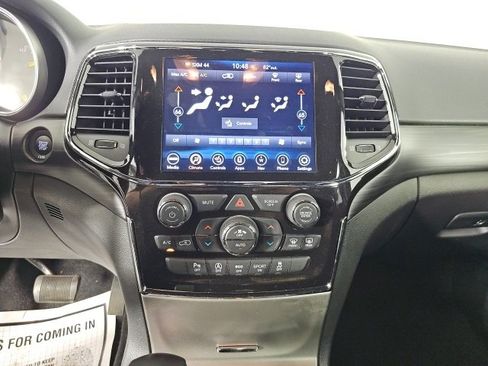 Certified 2022 Jeep Grand Cherokee Laredo E w/ Security & Convenience Group image 16