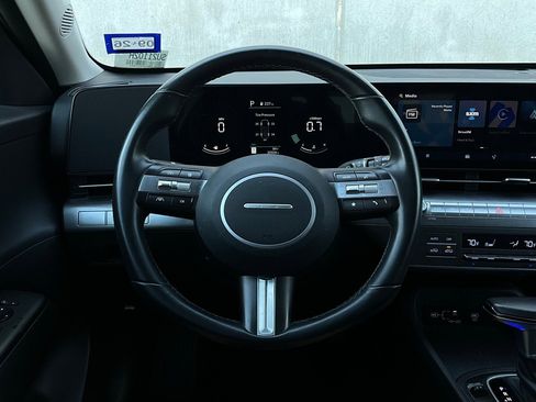 Used 2025 Hyundai Kona SEL image 34