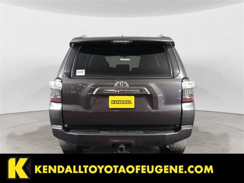 Used 2016 Toyota 4Runner SR5 image 4