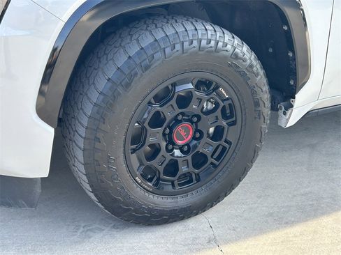 Used 2023 Toyota Sequoia Platinum image 9