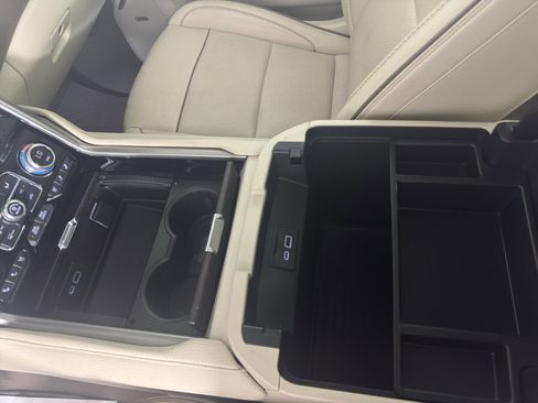 Used 2021 GMC Yukon XL Denali w/ Denali Premium Package AWD/4WD image 30