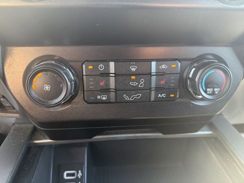 Used 2019 Ford F150 XLT w/ Equipment Group 302A Luxury AWD/4WD image 28