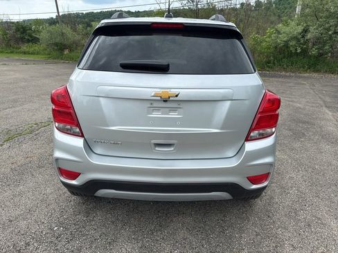Used 2022 Chevrolet Trax LT w/ LT Convenience Package AWD/4WD image 4