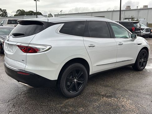 Used 2024 Buick Enclave Essence w/ Sport Touring Edition AWD/4WD image 7