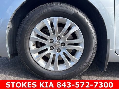 Used 2015 Toyota Sienna XLE Premium FWD image 10