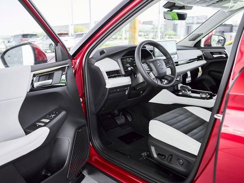 New 2026 Mitsubishi Outlander SE FWD image 19
