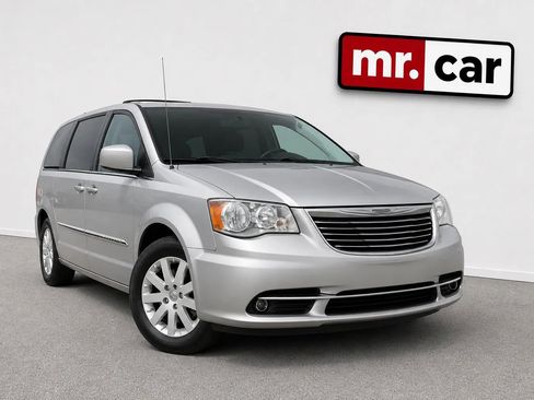 Used 2014 Chrysler Town & Country Touring FWD image 1