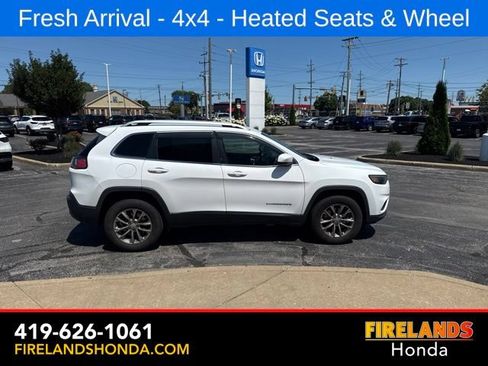 Used 2019 Jeep Cherokee Latitude Plus w/ Cold Weather Group AWD/4WD image 4