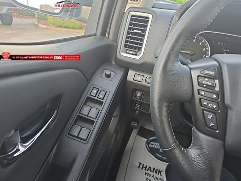 Used 2024 Nissan Frontier SV w/ SV Convenience Package RWD image 14