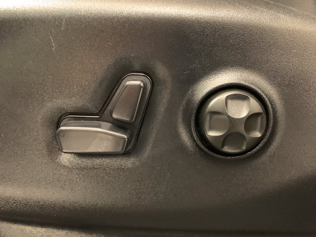 Used 2025 Chrysler Pacifica Select FWD image 18