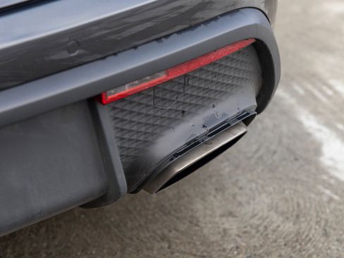 Certified 2025 Porsche Macan image 20