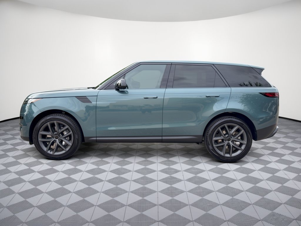 New 2027 Land Rover Range Rover Sport SE AWD/4WD image 2