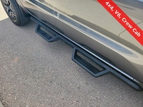 Used 2022 Nissan Frontier SV image 17