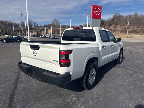 Used 2025 Nissan Frontier S w/ S Utility Package image 8