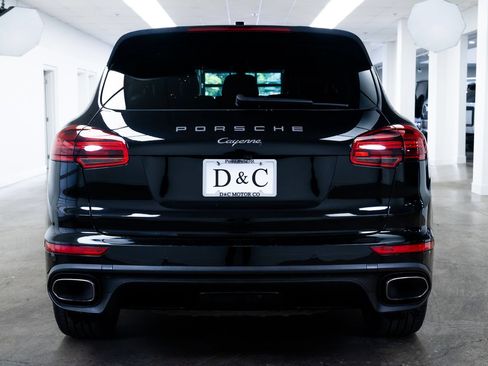 Used 2016 Porsche Cayenne AWD/4WD image 5